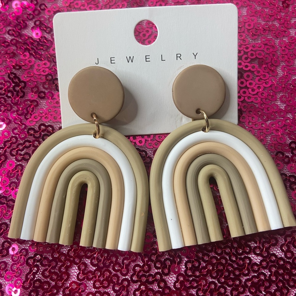 Boho boutique rainbow earrings (New)